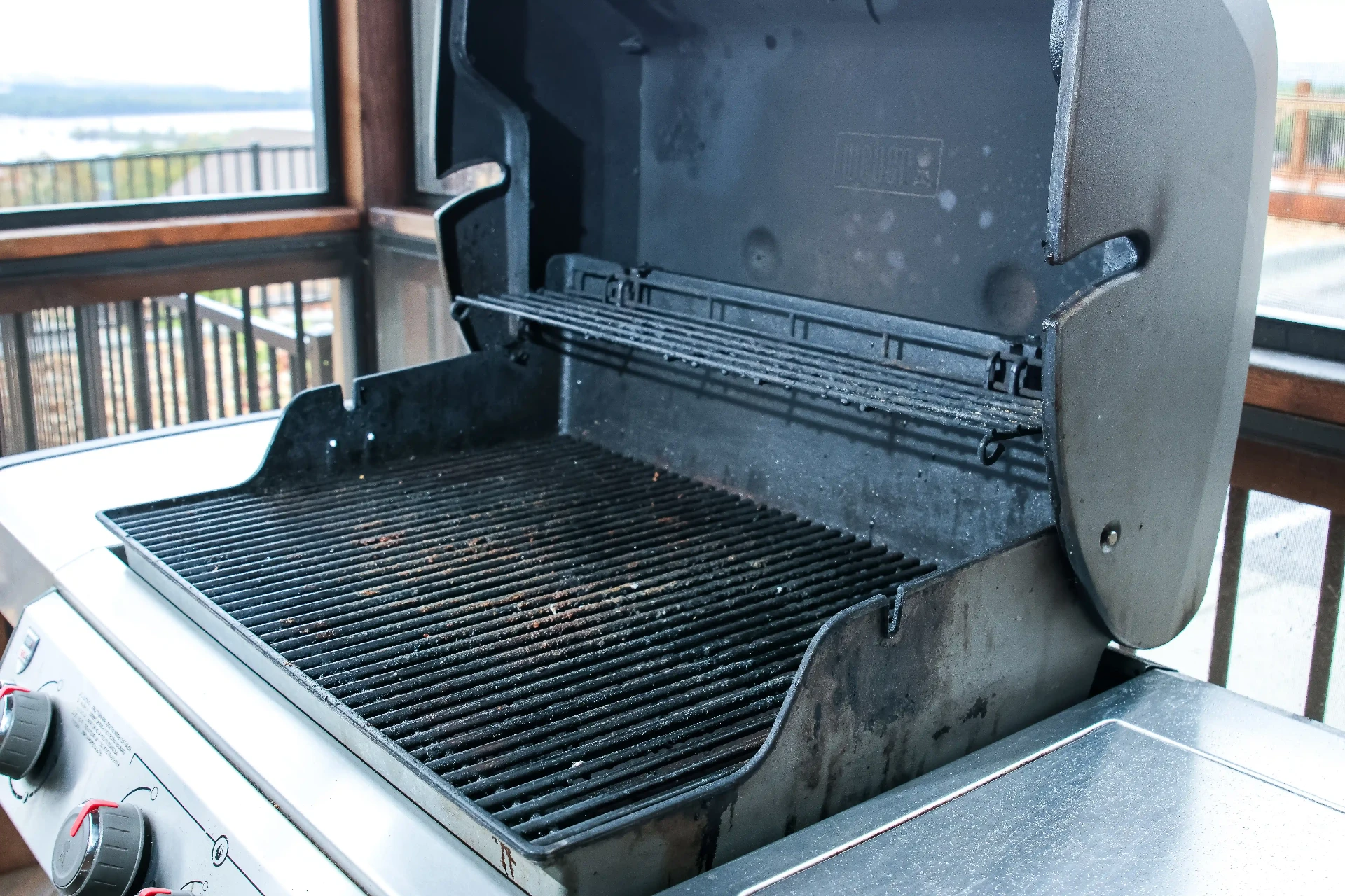 grill before cleaning